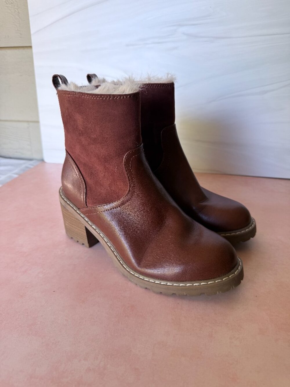 Universal Thread Marla Ankle Boots Size 7 Brown Faux Fur